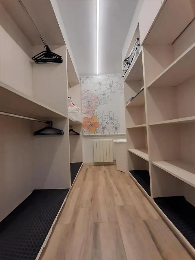 Apartamento Nuria Figueres  0*, Figueres (Girona) İspanya