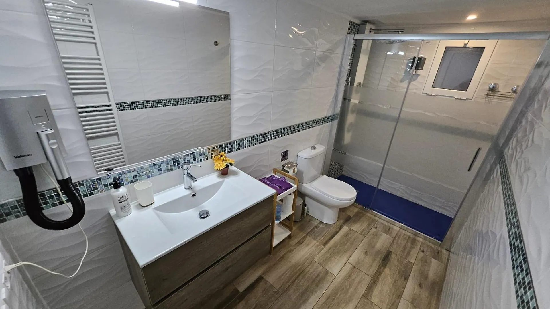Apartamento Nuria Figueres  0*, Figueres (Girona) İspanya
